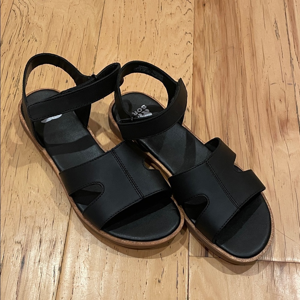NWOT Sorel Ellie III Ankle Strap Sandals